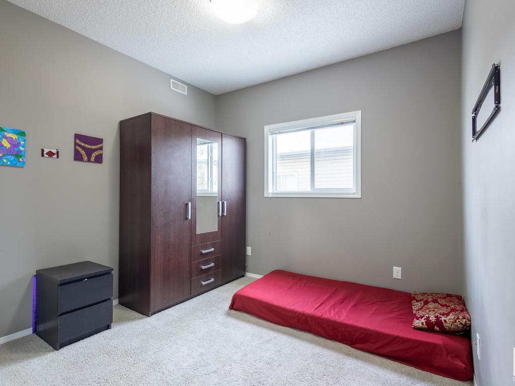 












17 6520 2 Avenue SW

,
Edmonton,




AB
T6X 1X4

