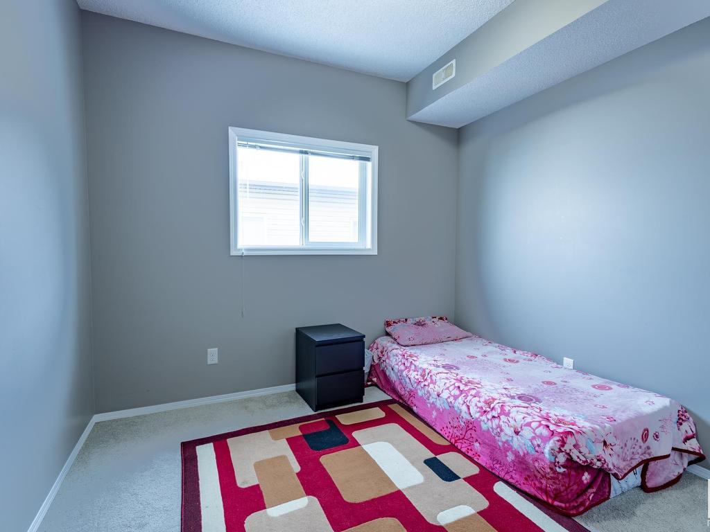 












17 6520 2 Avenue SW

,
Edmonton,




AB
T6X 1X4

