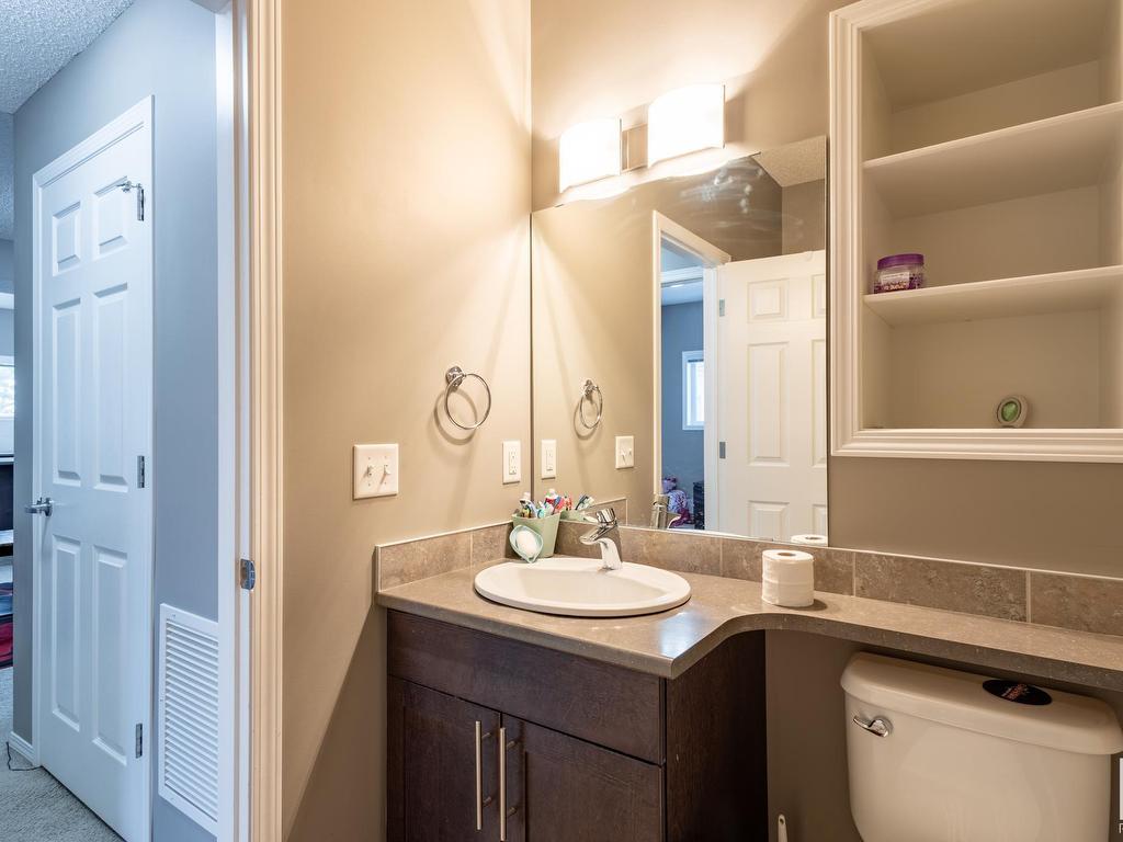 












17 6520 2 Avenue SW

,
Edmonton,




AB
T6X 1X4

