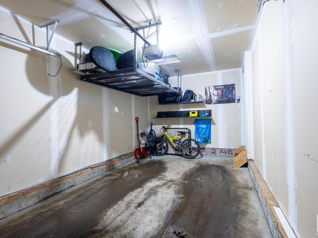 












17 6520 2 Avenue SW

,
Edmonton,




AB
T6X 1X4

