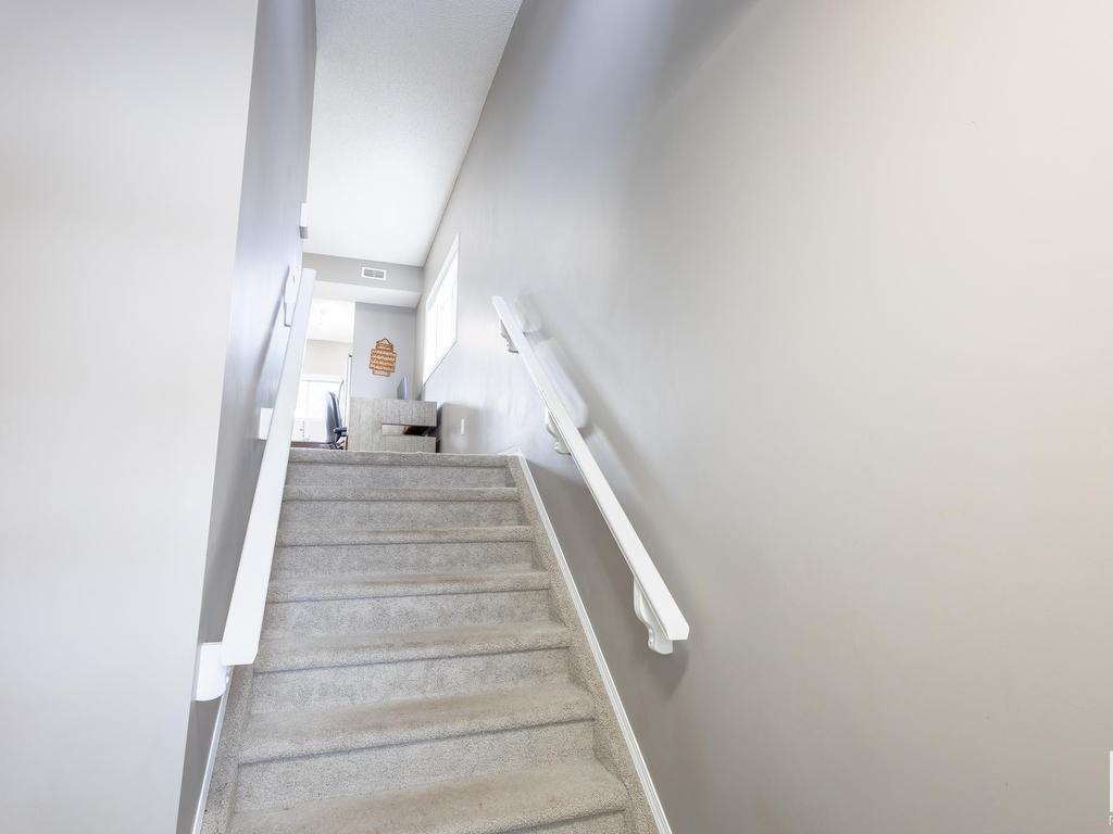 












17 6520 2 Avenue SW

,
Edmonton,




AB
T6X 1X4

