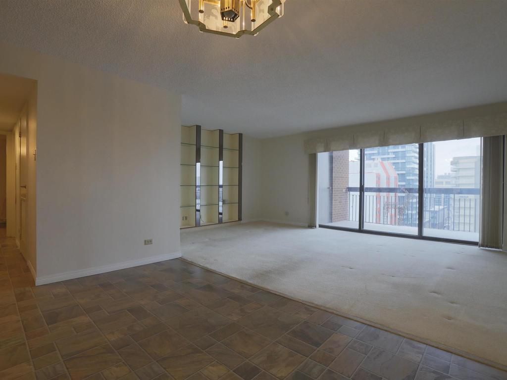 












1201 11027 87 Avenue

,
Edmonton,




AB
T6G 2P9

