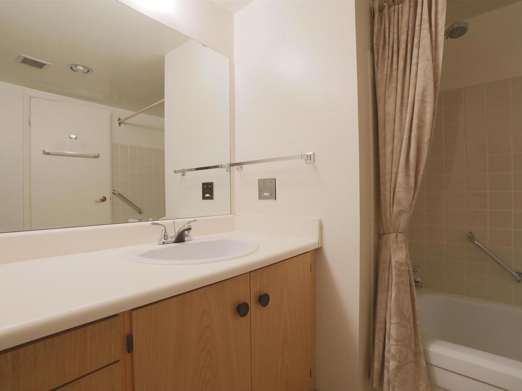 












1201 11027 87 Avenue

,
Edmonton,




AB
T6G 2P9

