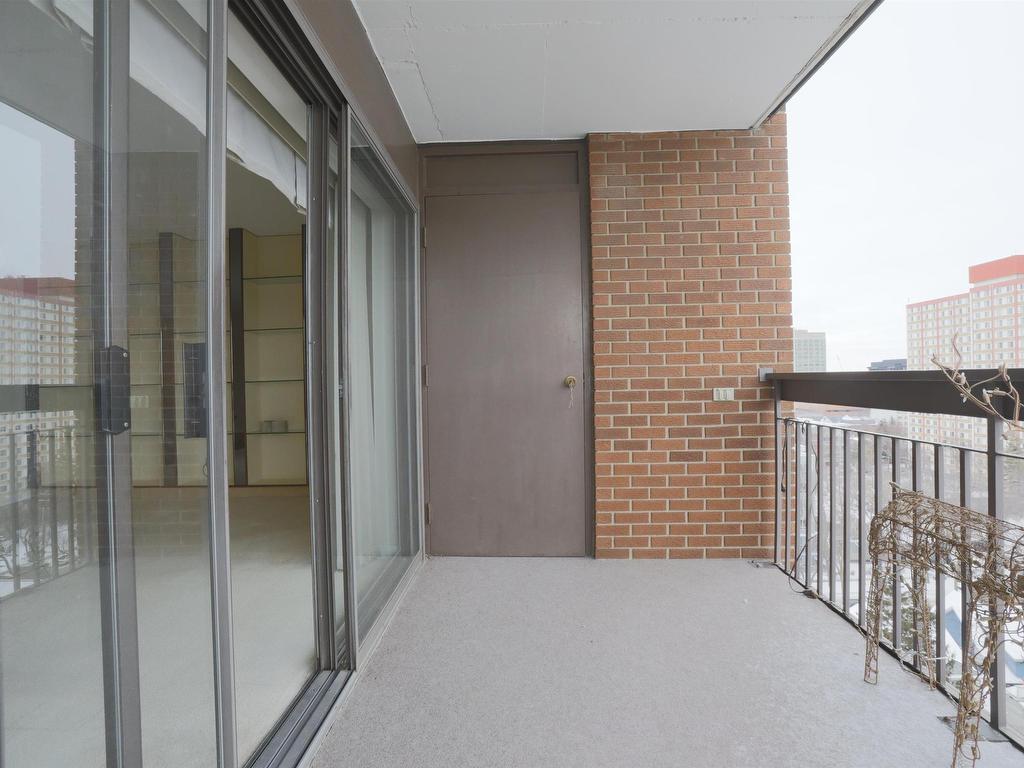












1201 11027 87 Avenue

,
Edmonton,




AB
T6G 2P9


