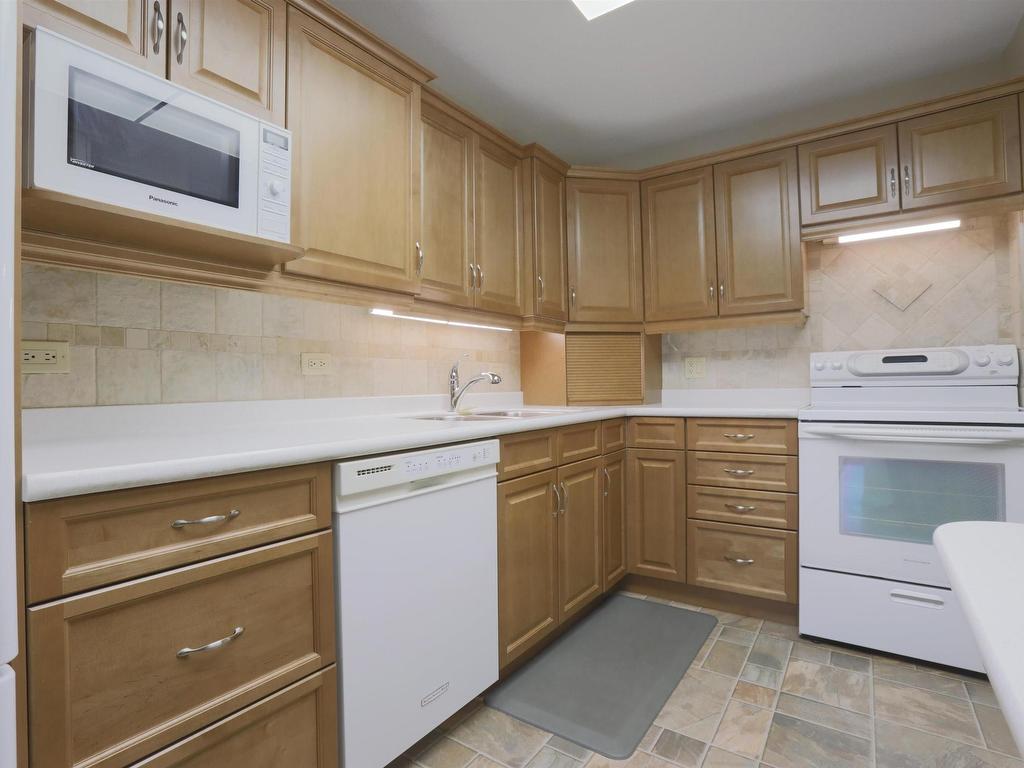 












1201 11027 87 Avenue

,
Edmonton,




AB
T6G 2P9

