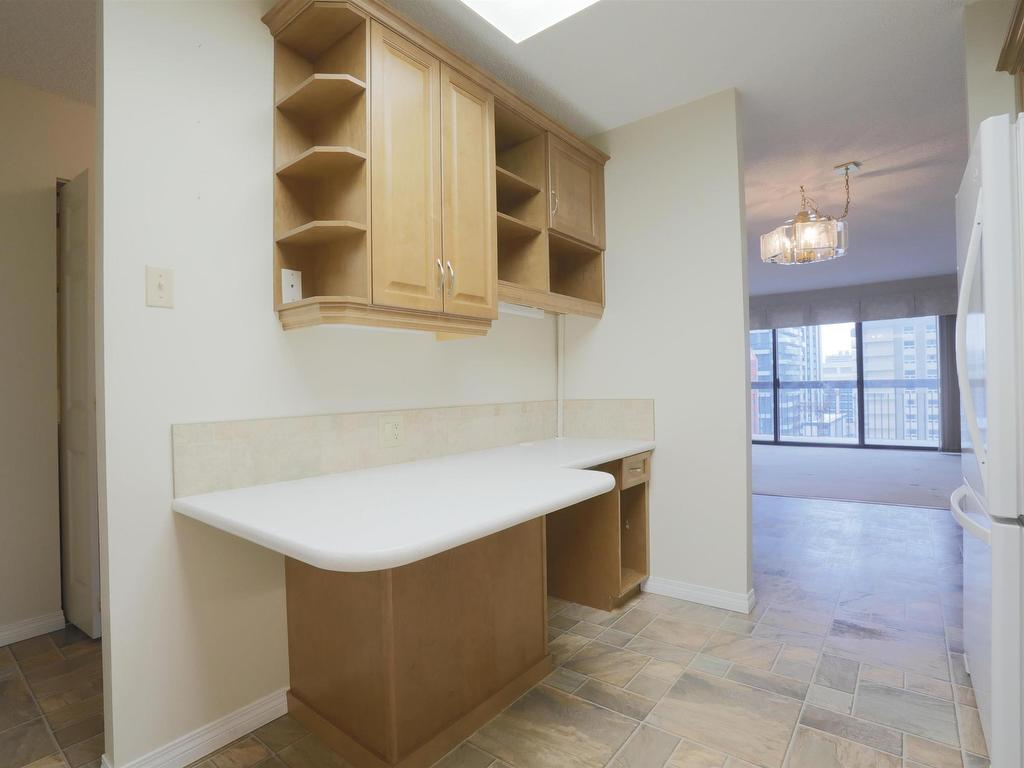 












1201 11027 87 Avenue

,
Edmonton,




AB
T6G 2P9

