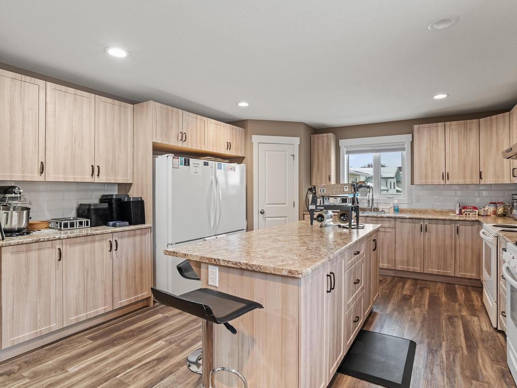 












5205 50 Street

,
Cold Lake,




AB
T9M 1P1

