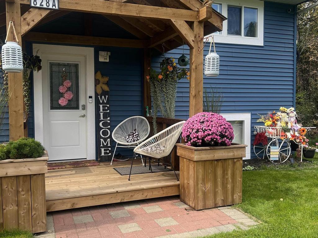 












828A HERMITAGE Way

,
Rural Parkland County,




AB
T7Z 2T4

