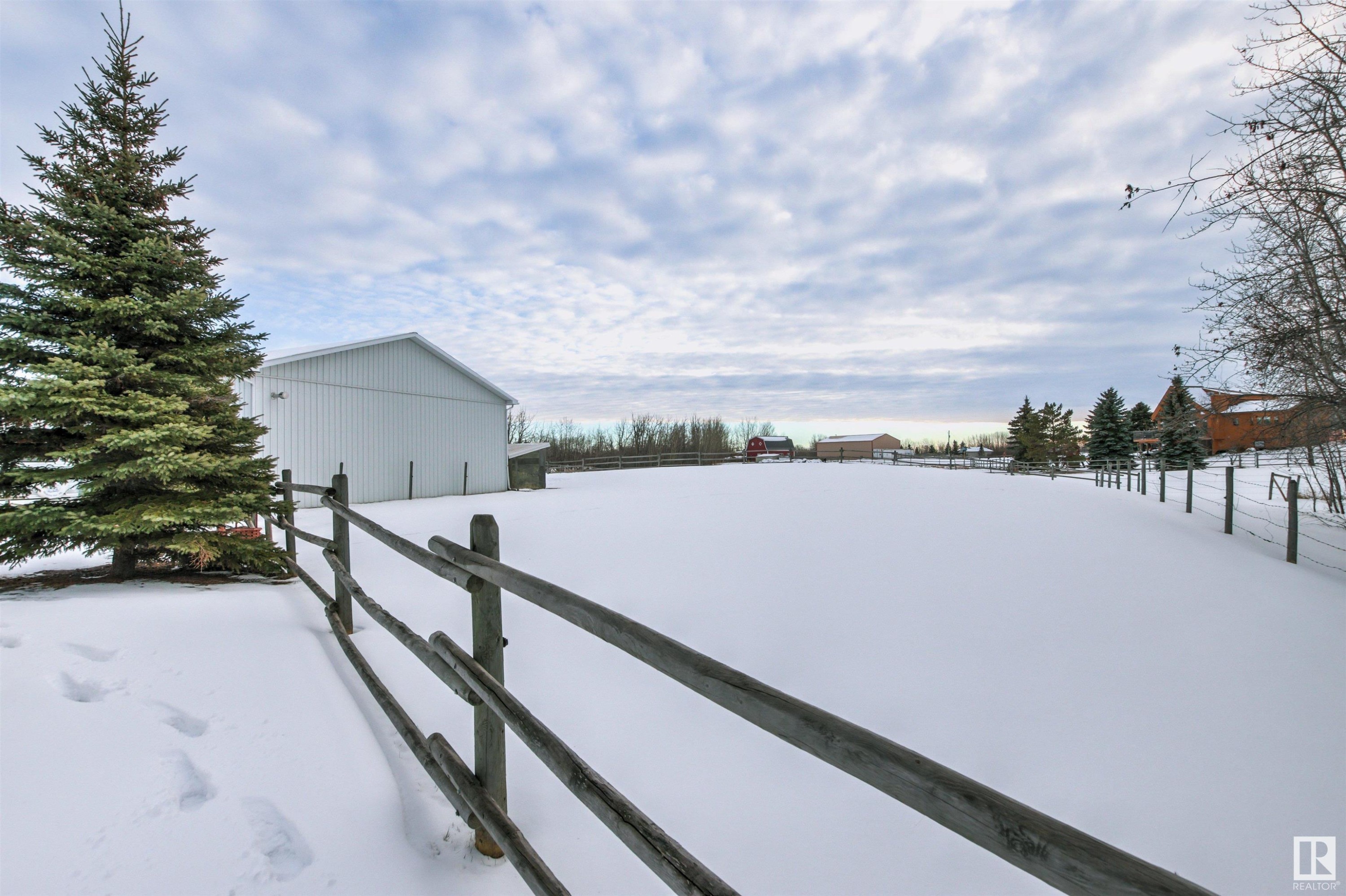 












1 53526 RGE ROAD 273

,
Rural Parkland County,




AB
T7X 3R9

