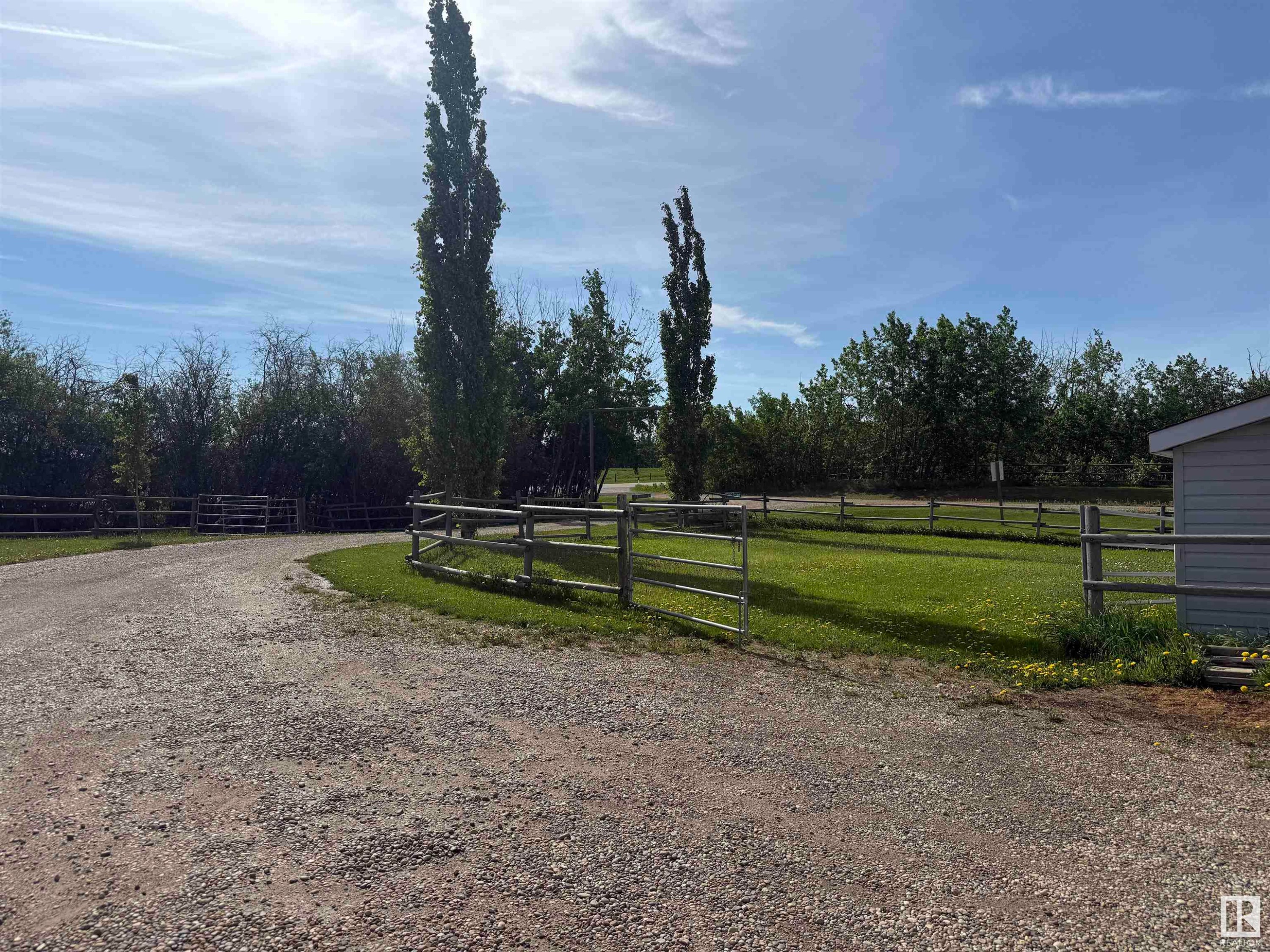 












1 53526 RGE ROAD 273

,
Rural Parkland County,




AB
T7X 3R9

