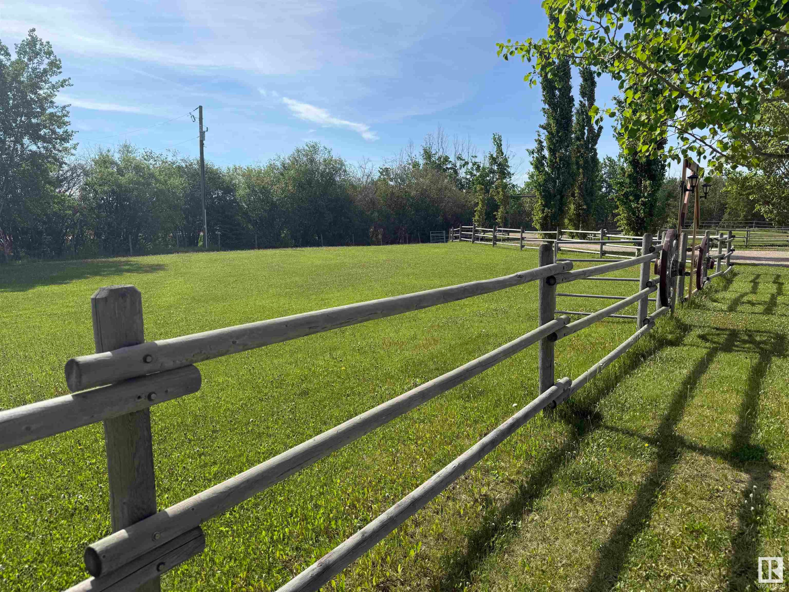 












1 53526 RGE ROAD 273

,
Rural Parkland County,




AB
T7X 3R9

