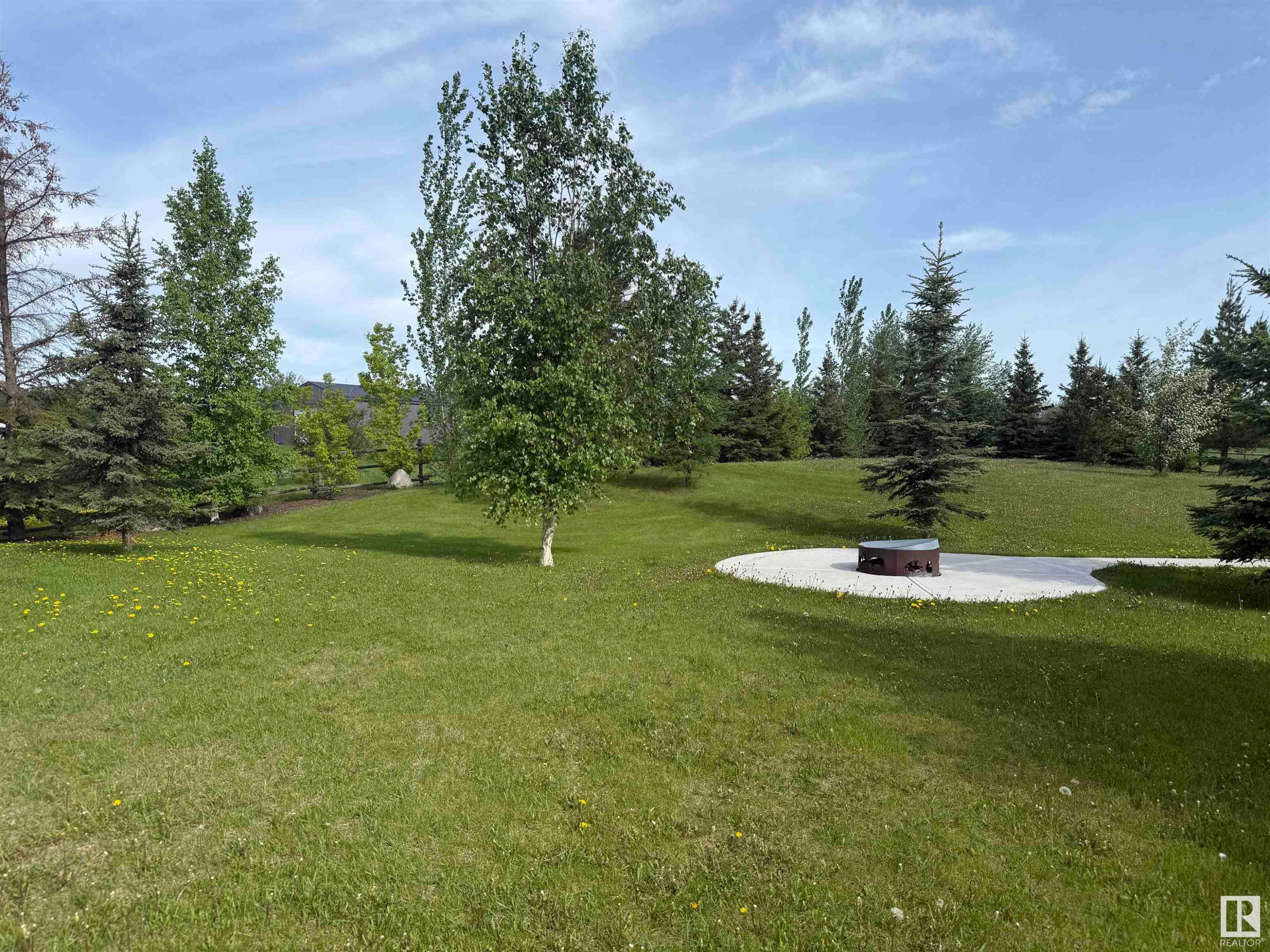 












1 53526 RGE ROAD 273

,
Rural Parkland County,




AB
T7X 3R9

