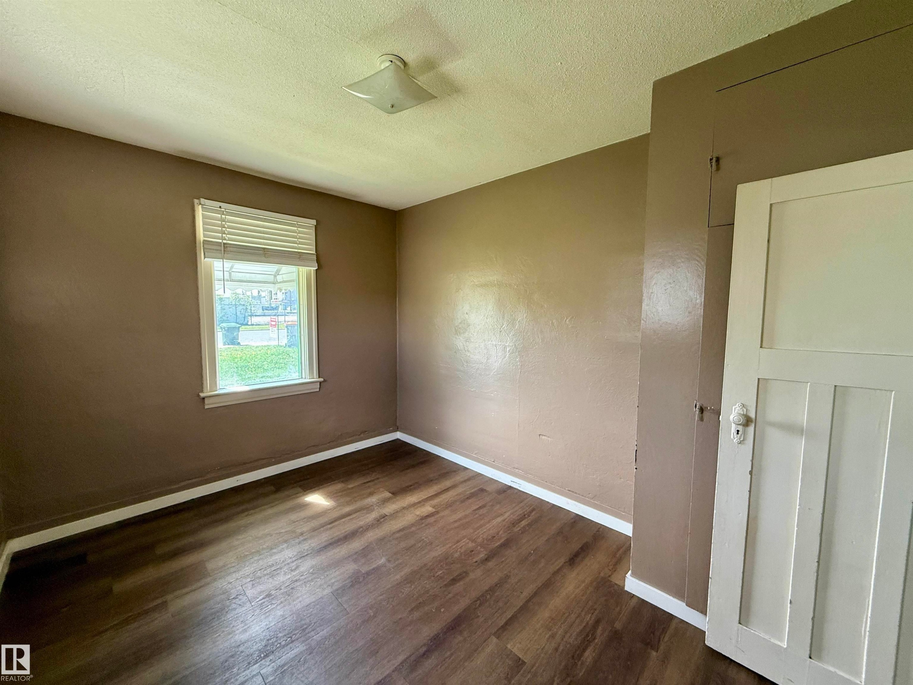 












4917 47 Avenue

,
Stony Plain,




AB
T7Z 1L7

