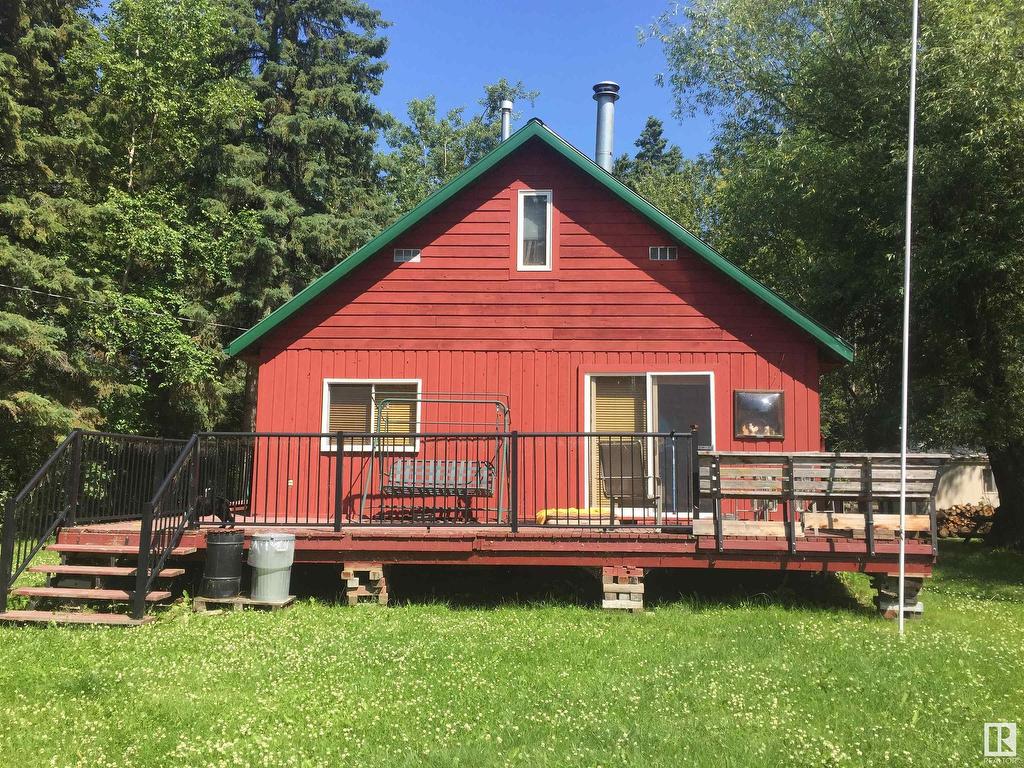 












18 WILLOW Avenue

,
Rural Lac Ste. Anne County,




AB
T0E 0V0

