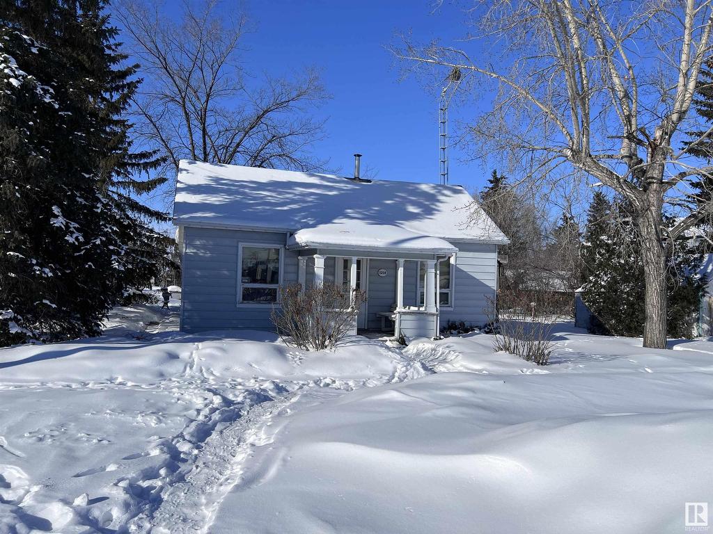 












5208 51ST Street

,
Strome,




AB
T0B 4H0

