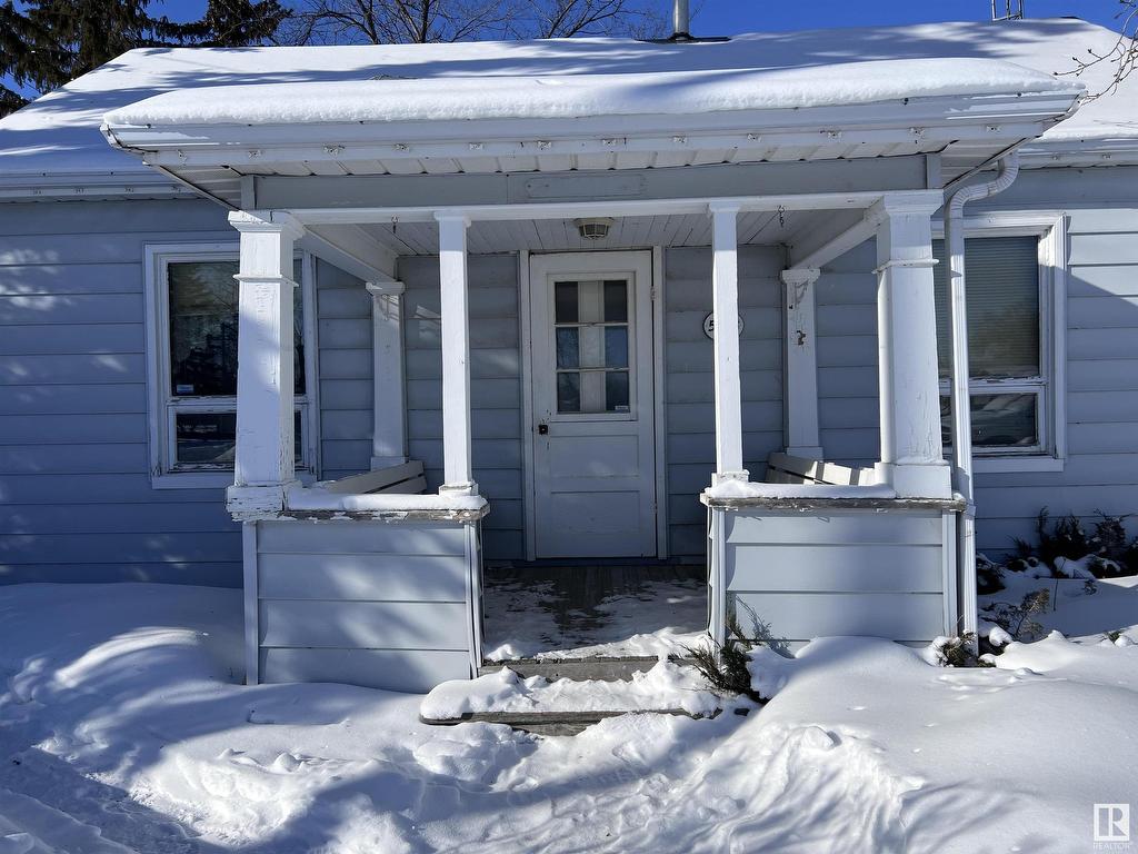 












5208 51ST Street

,
Strome,




AB
T0B 4H0

