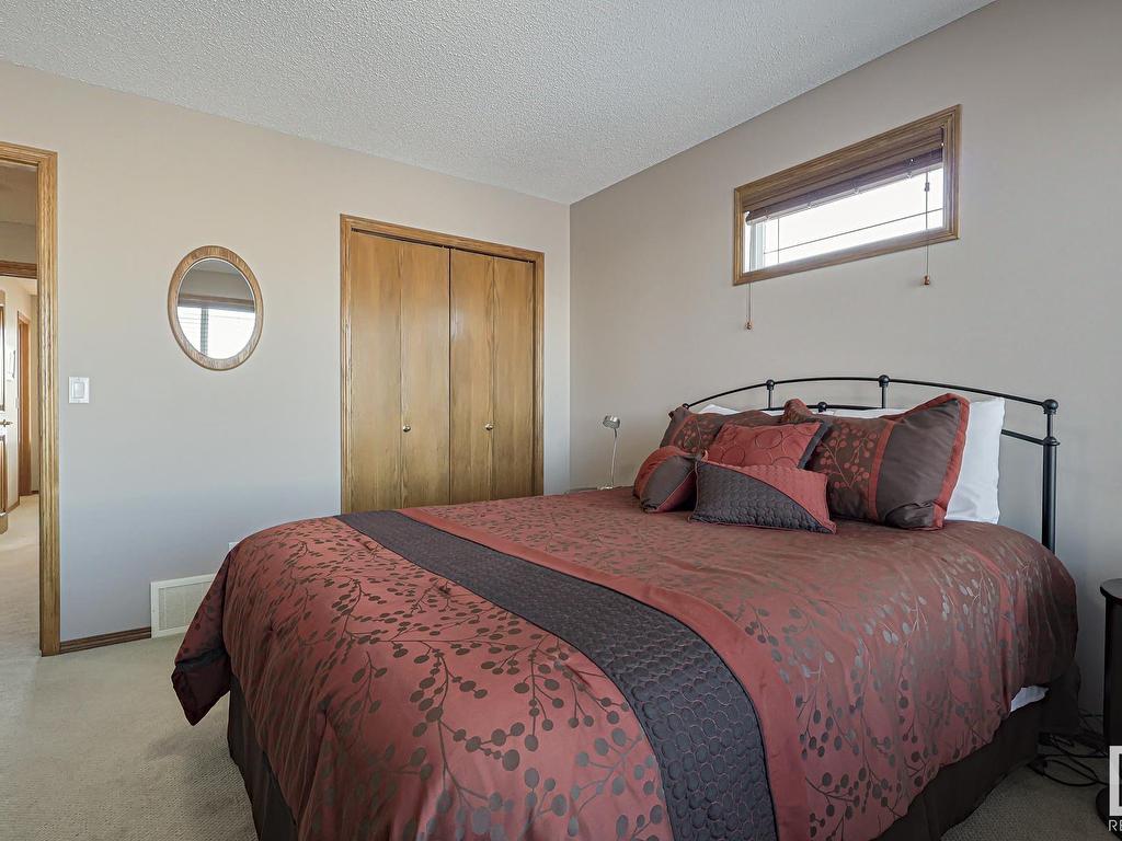 












192 REICHERT Drive

,
Beaumont,




AB
T4X 0B9

