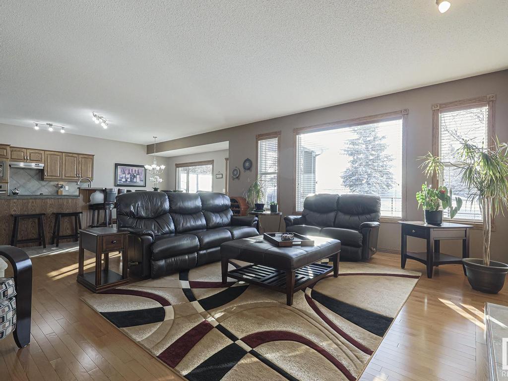 












192 REICHERT Drive

,
Beaumont,




AB
T4X 0B9

