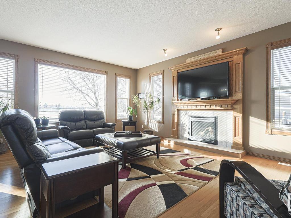 












192 REICHERT Drive

,
Beaumont,




AB
T4X 0B9


