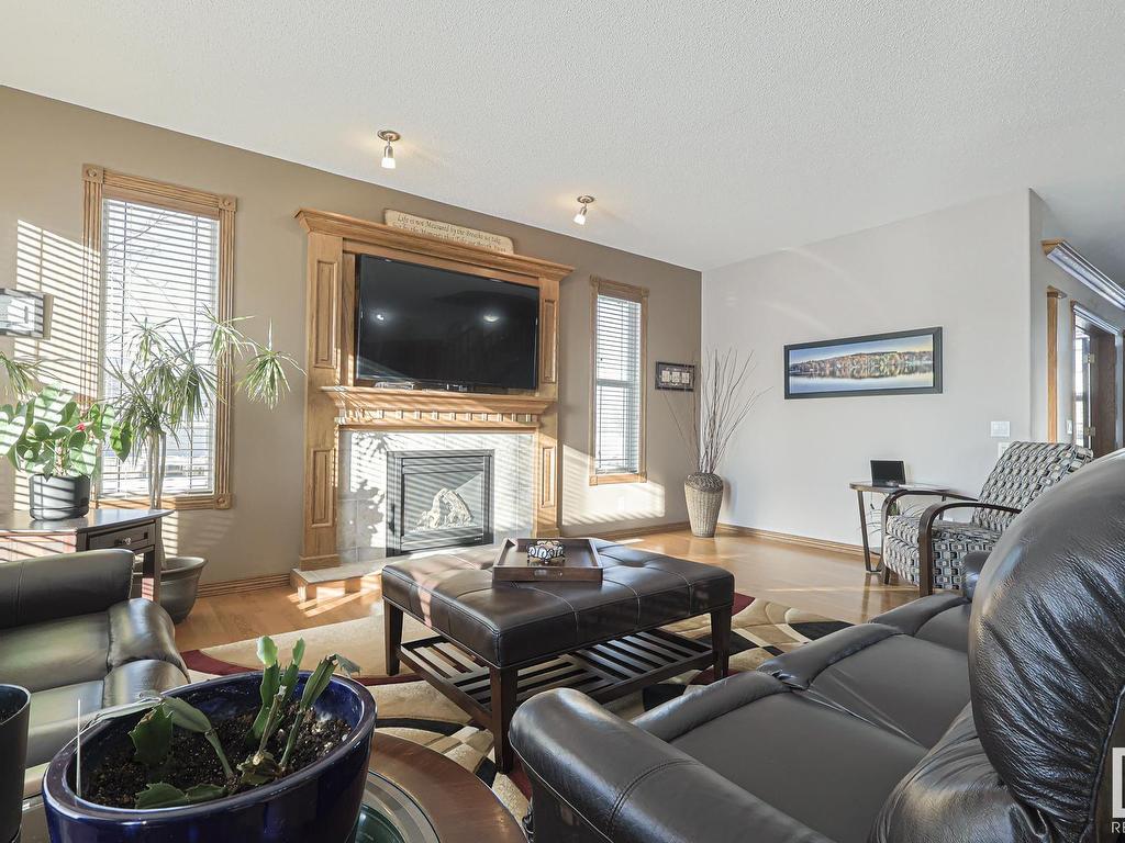 












192 REICHERT Drive

,
Beaumont,




AB
T4X 0B9

