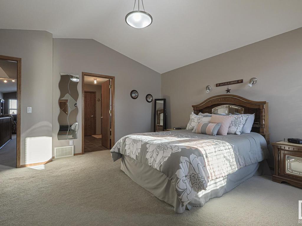 












192 REICHERT Drive

,
Beaumont,




AB
T4X 0B9


