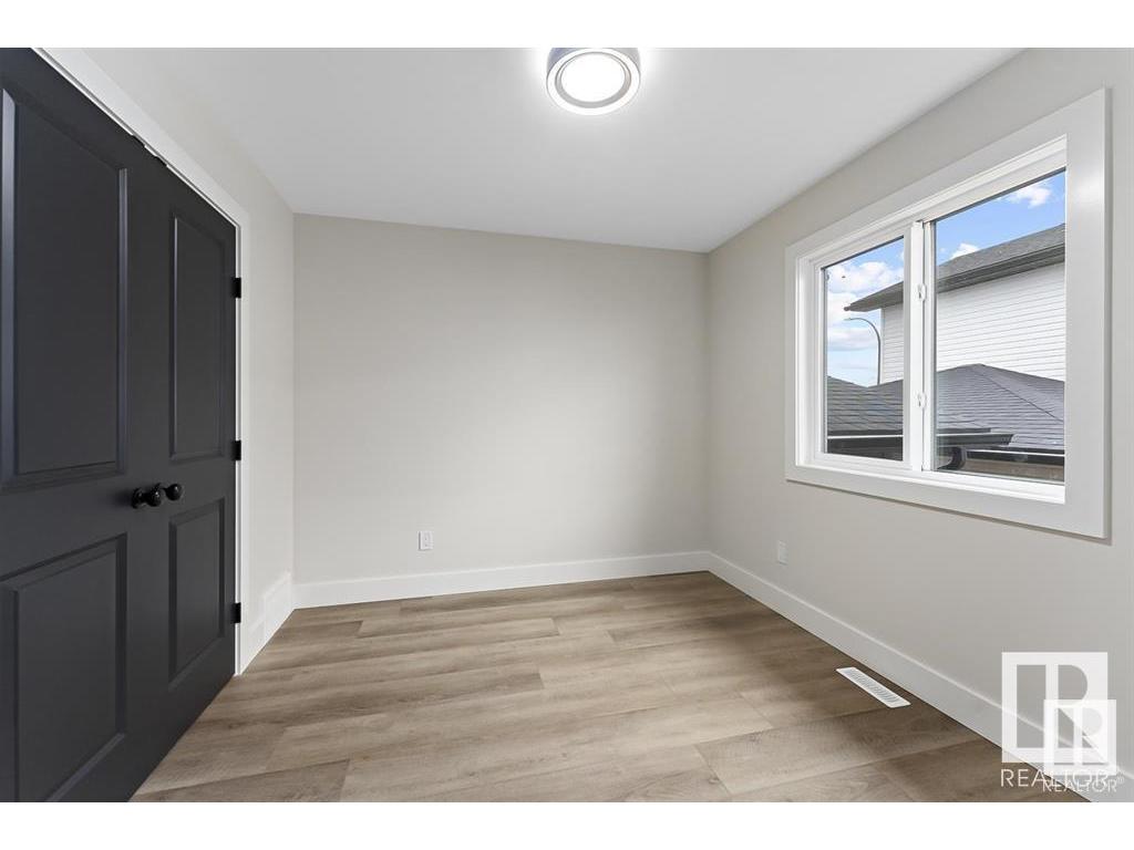 












428 Lakewood Way

,
Cold Lake,




AB
T9M 0K7

