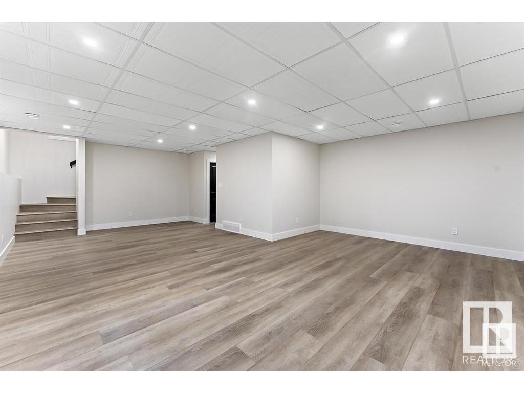 












428 Lakewood Way

,
Cold Lake,




AB
T9M 0K7

