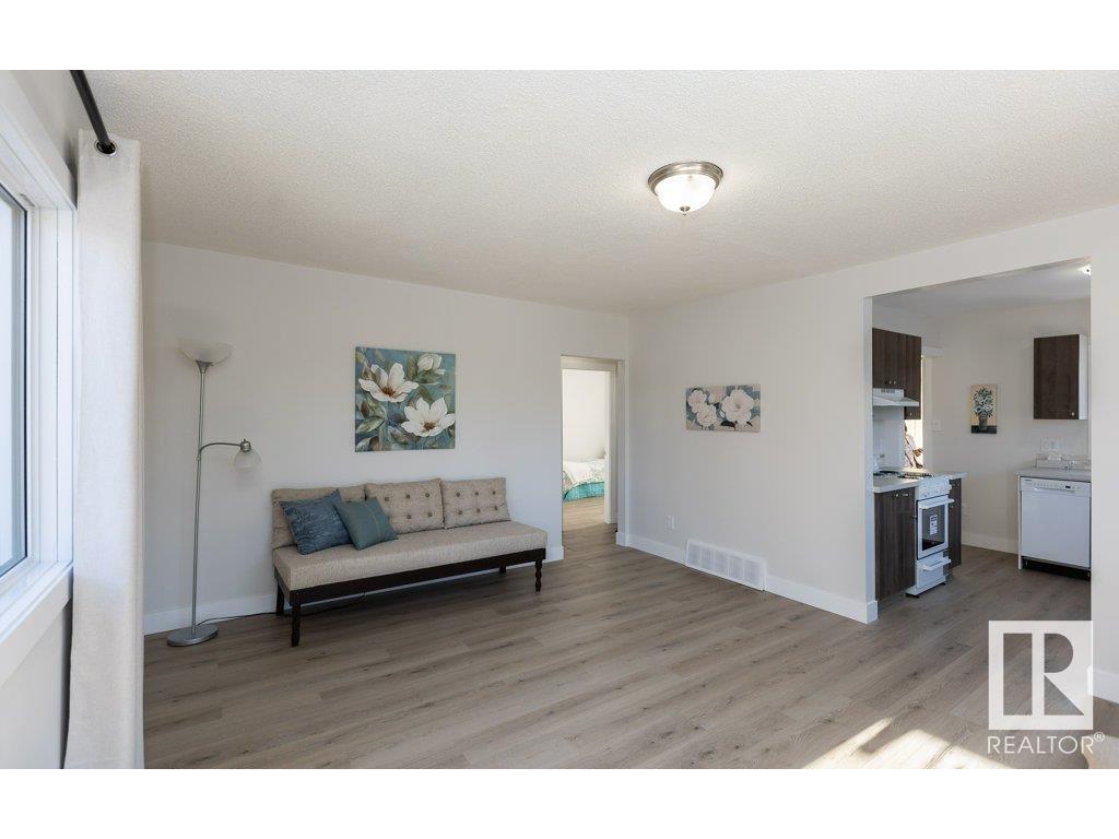 












10123 104 Street

,
Westlock,




AB
T7P 1V3


