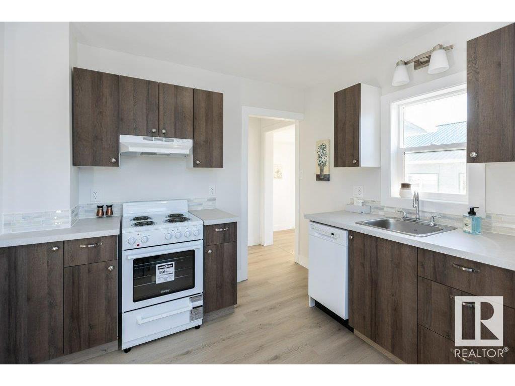 












10123 104 Street

,
Westlock,




AB
T7P 1V3

