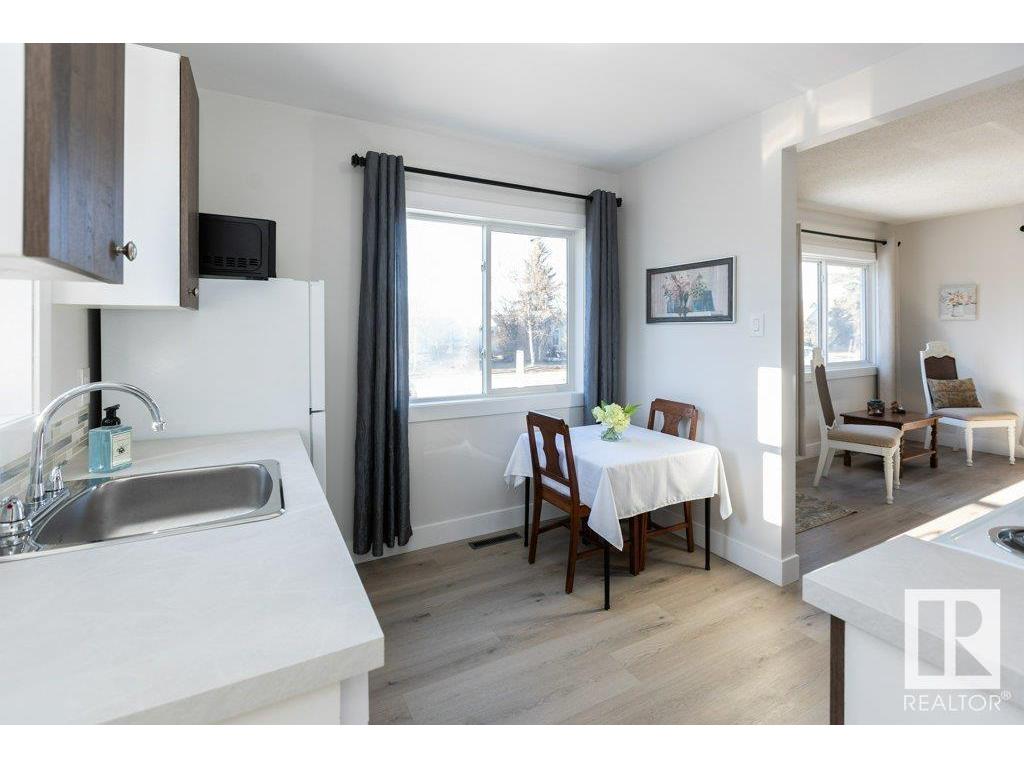 












10123 104 Street

,
Westlock,




AB
T7P 1V3

