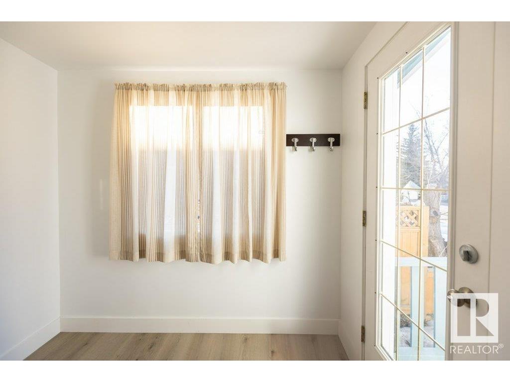 












10123 104 Street

,
Westlock,




AB
T7P 1V3

