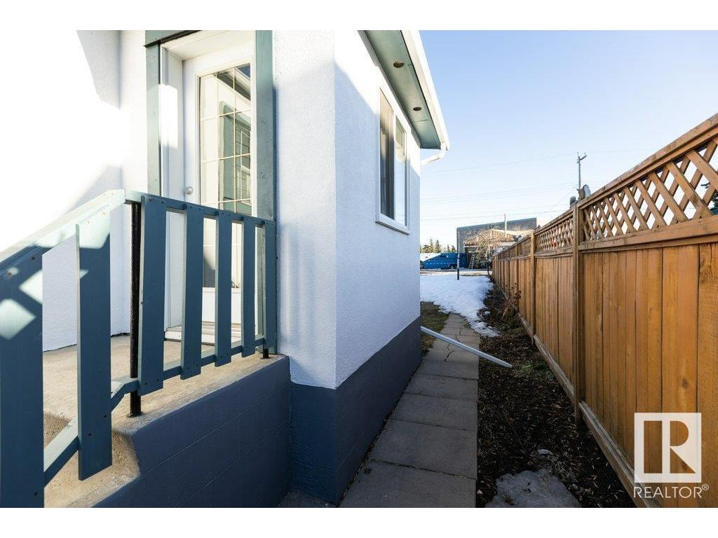 












10123 104 Street

,
Westlock,




AB
T7P 1V3

