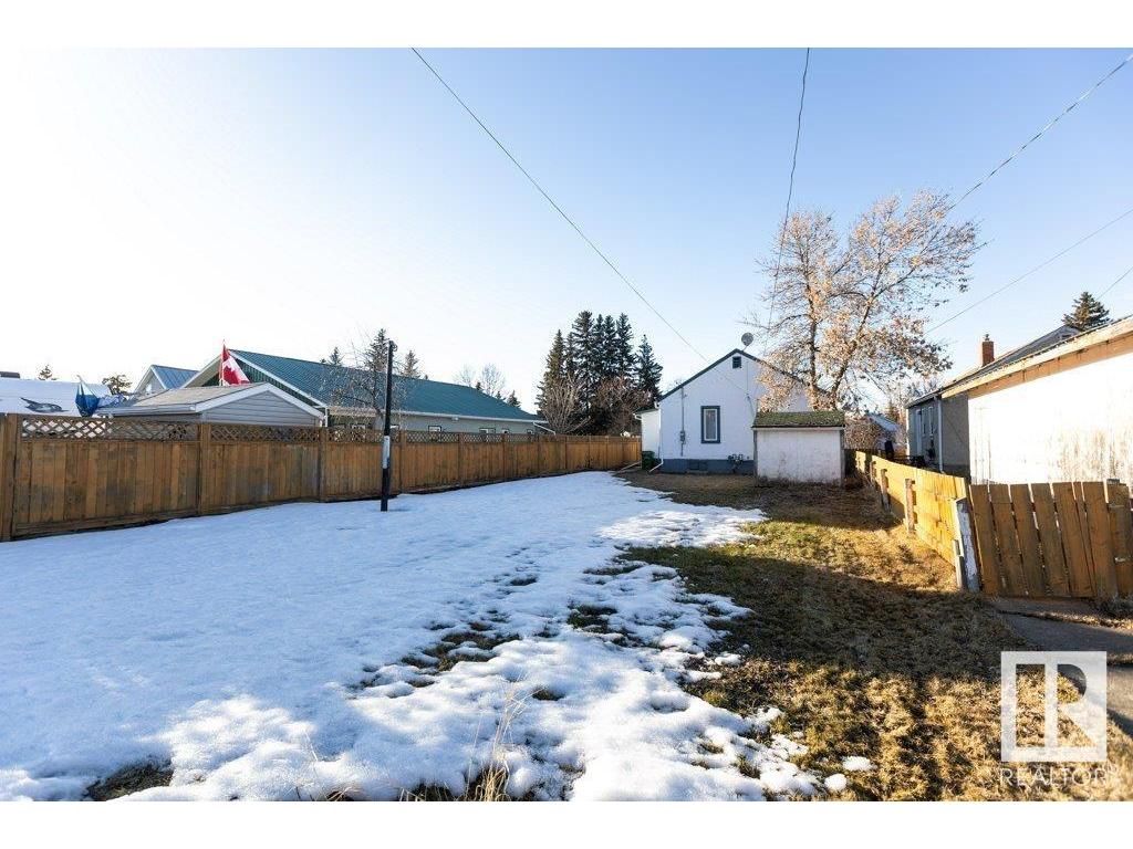












10123 104 Street

,
Westlock,




AB
T7P 1V3

