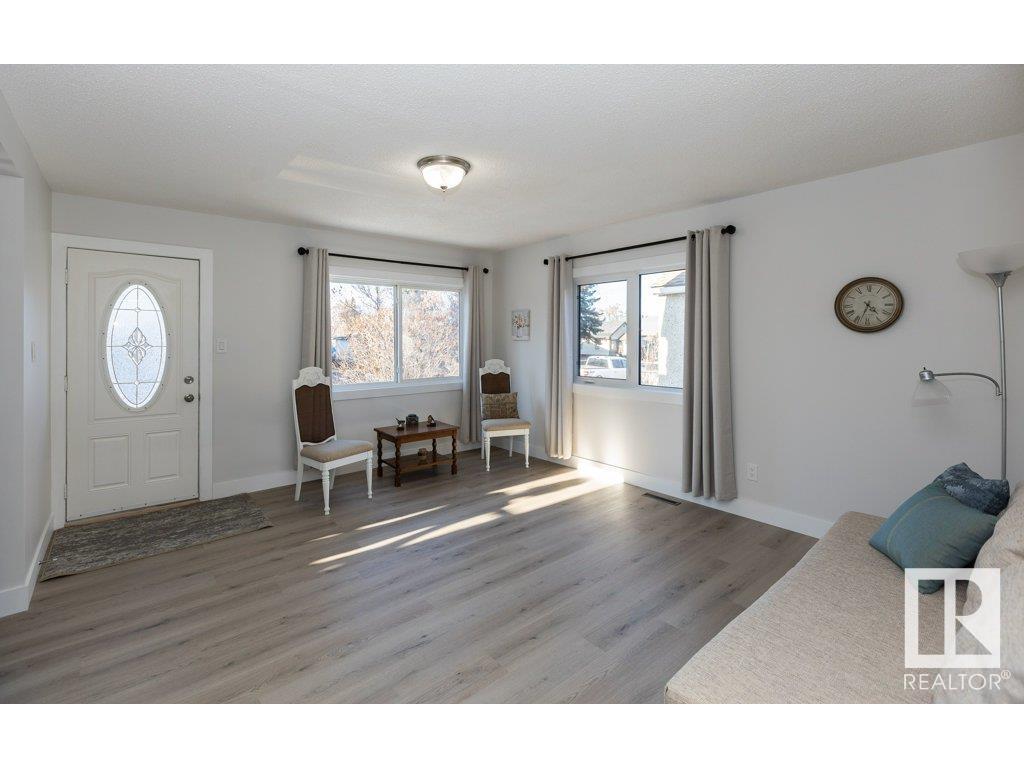 












10123 104 Street

,
Westlock,




AB
T7P 1V3

