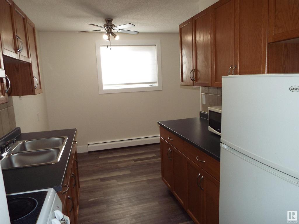 












2 10726 84 Avenue

,
Edmonton,




AB
T6E 2H9

