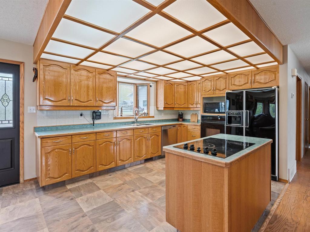 












1301 28 Street

,
Cold Lake,




AB
T9M 1G2

