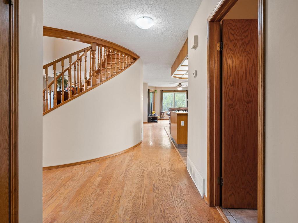 












1301 28 Street

,
Cold Lake,




AB
T9M 1G2

