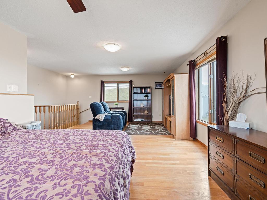 












1301 28 Street

,
Cold Lake,




AB
T9M 1G2

