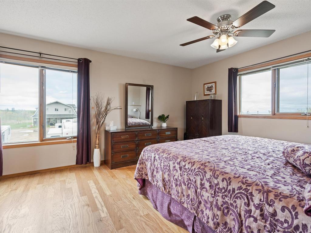 












1301 28 Street

,
Cold Lake,




AB
T9M 1G2

