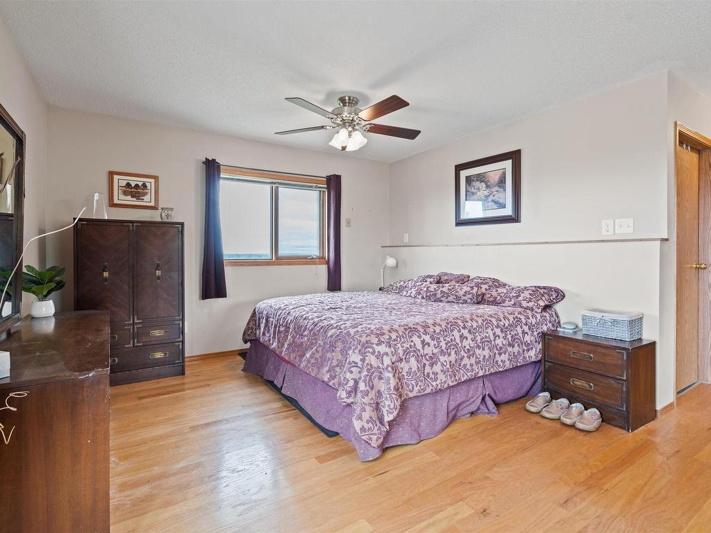












1301 28 Street

,
Cold Lake,




AB
T9M 1G2

