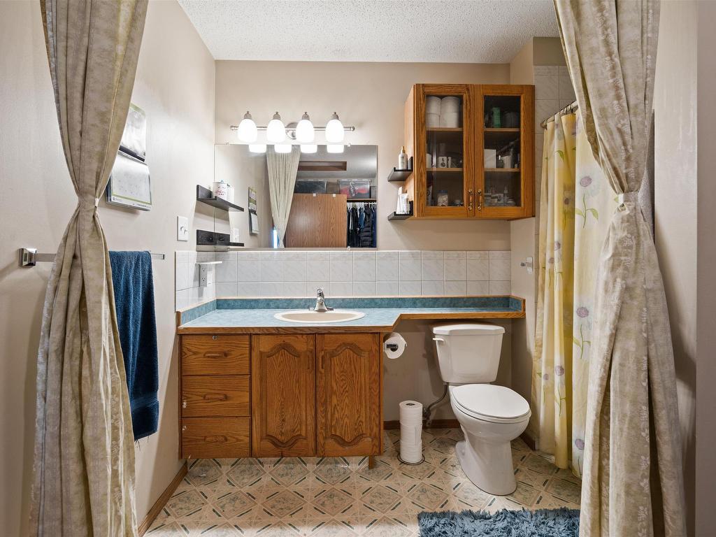 












1301 28 Street

,
Cold Lake,




AB
T9M 1G2

