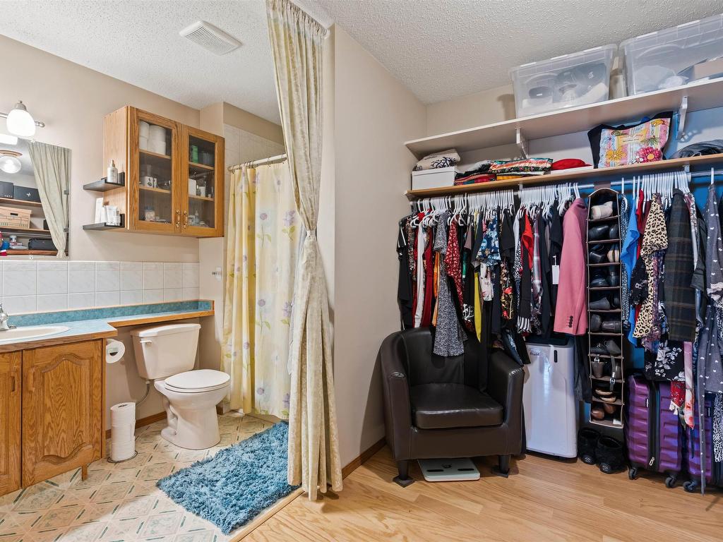 












1301 28 Street

,
Cold Lake,




AB
T9M 1G2

