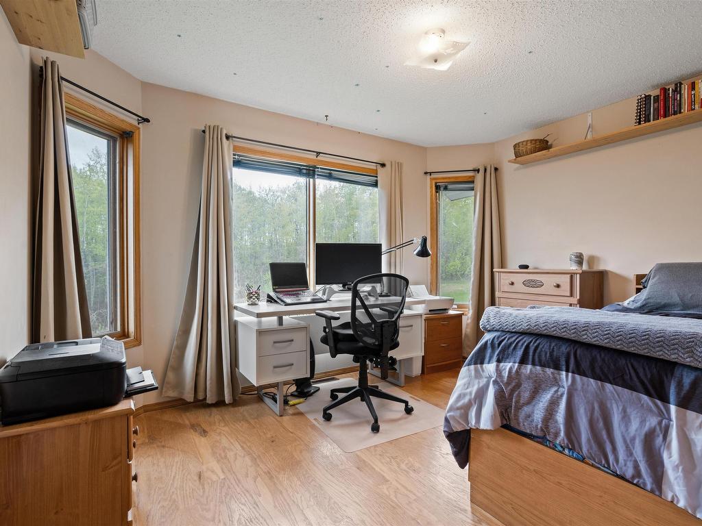 












1301 28 Street

,
Cold Lake,




AB
T9M 1G2

