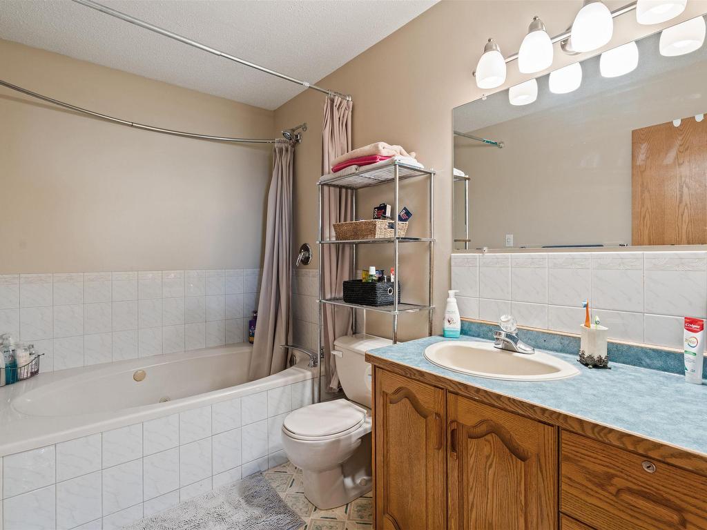 












1301 28 Street

,
Cold Lake,




AB
T9M 1G2

