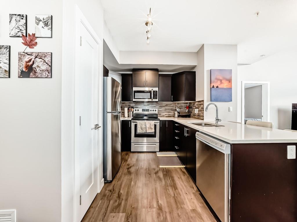 












423 560 GRIESBACH PARADE Parade

,
Edmonton,




AB
T5E 6X1

