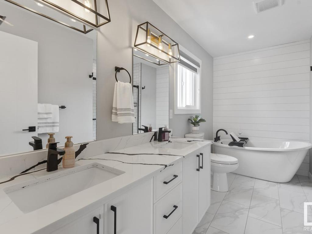 












306 Waterton Way

,
Cold Lake,




AB
T9M 0L4

