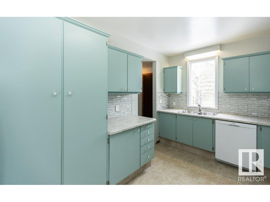 












9915 104 Street

,
Westlock,




AB
T7P 1T3

