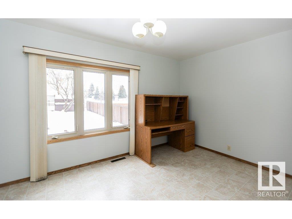












9915 104 Street

,
Westlock,




AB
T7P 1T3

