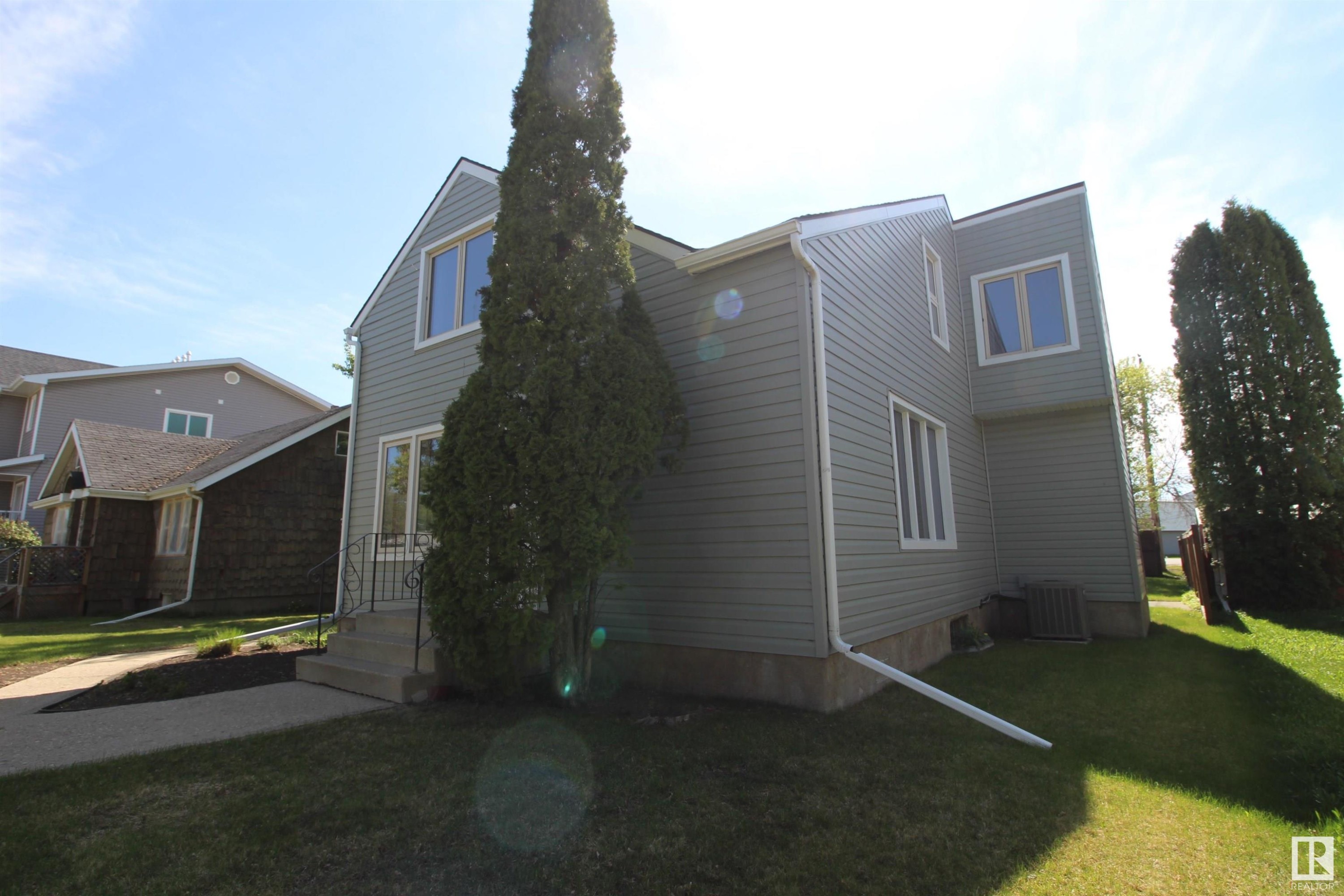 












9915 104 Street

,
Westlock,




AB
T7P 1T3

