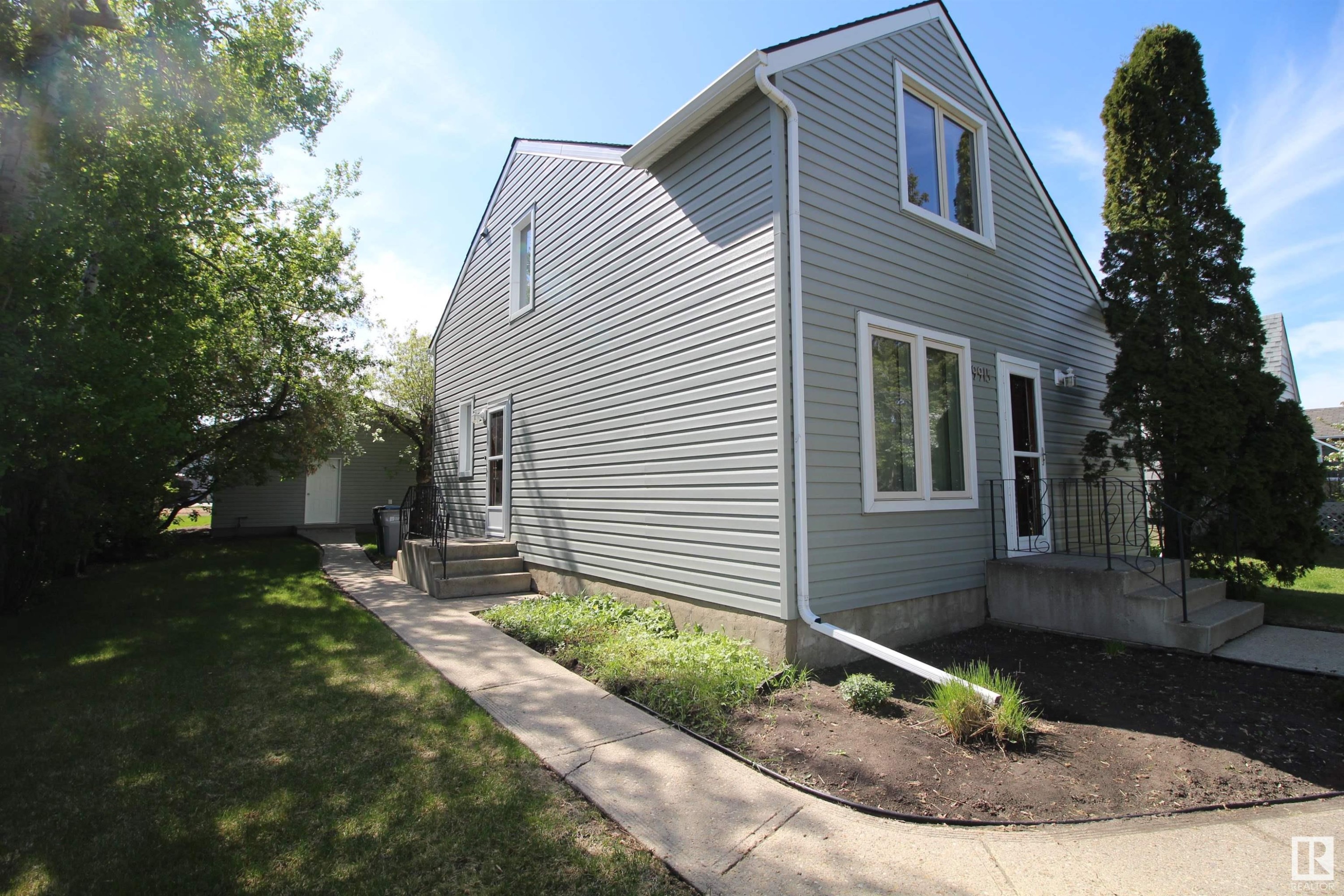 












9915 104 Street

,
Westlock,




AB
T7P 1T3

